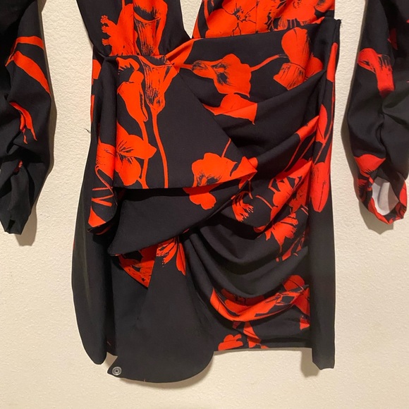 Dress New - Picture 2 of 7